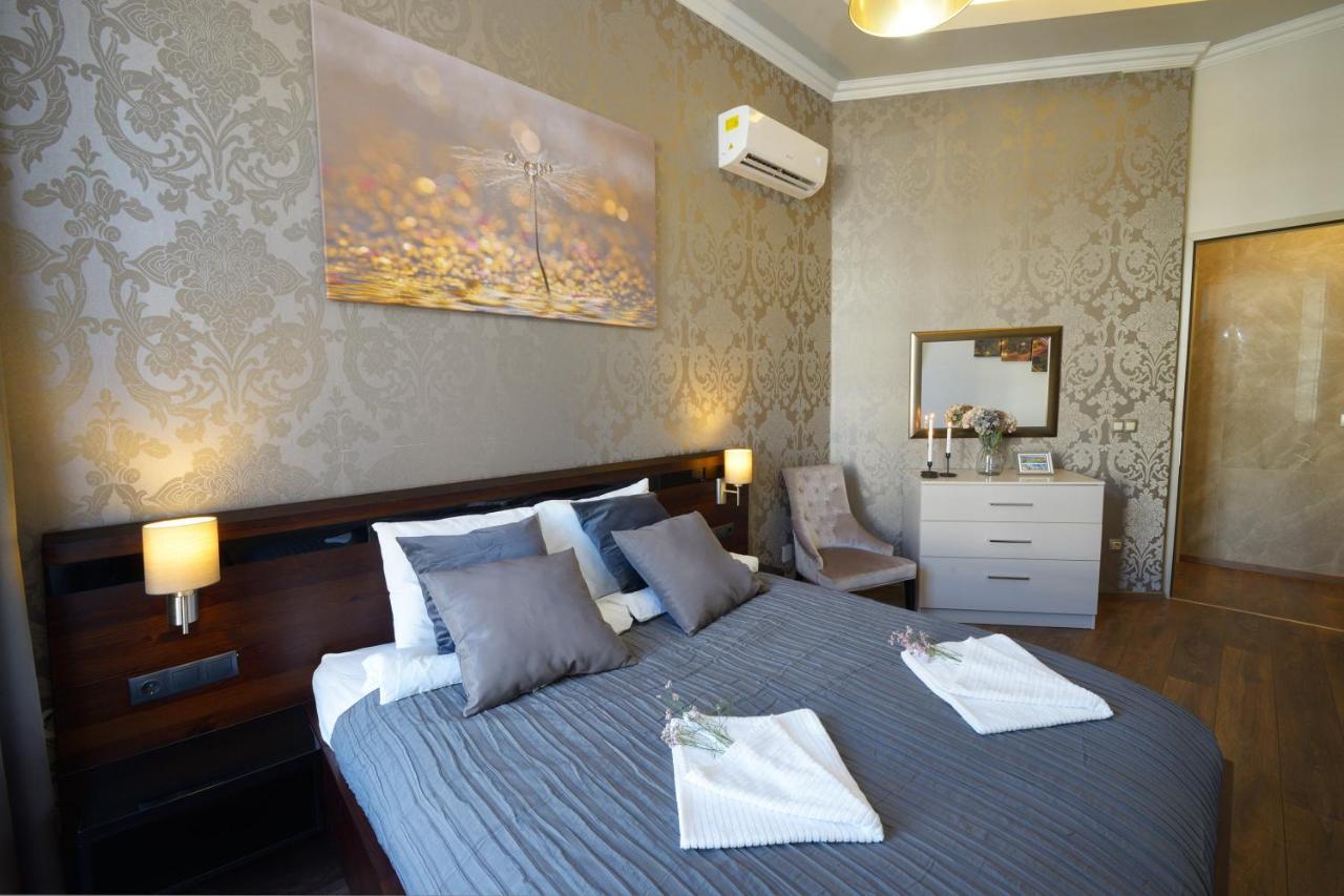 Orangehomes 4 Bdrm Apartment View To Synagogue บูดาเปสต์ ภายนอก รูปภาพ